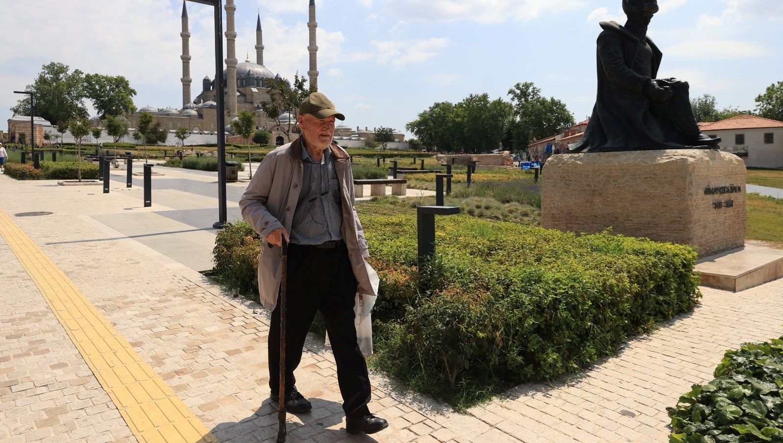 Edirne'nin iki üniversite mezunu filozof hurdacısı olarak bilinen 81 yaşındaki