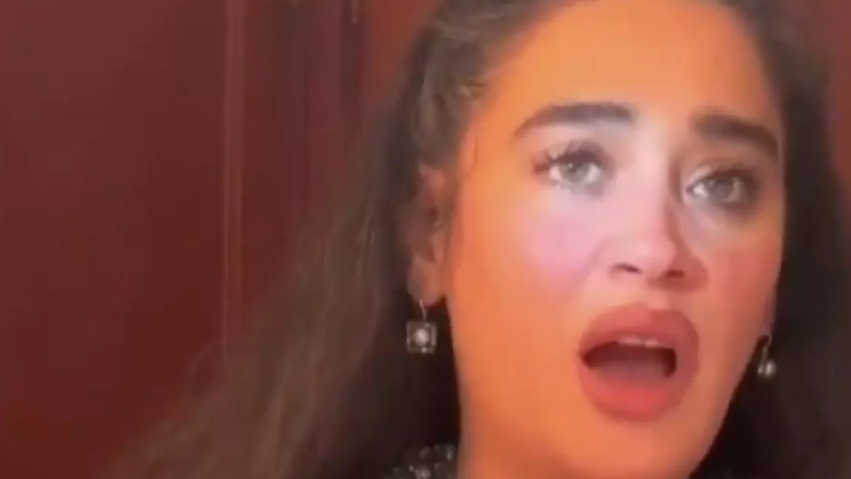 Yıllar evvel Türkiye'yi terk eden oyuncu Meltem Miraloğlu, ABD'de yaptığı