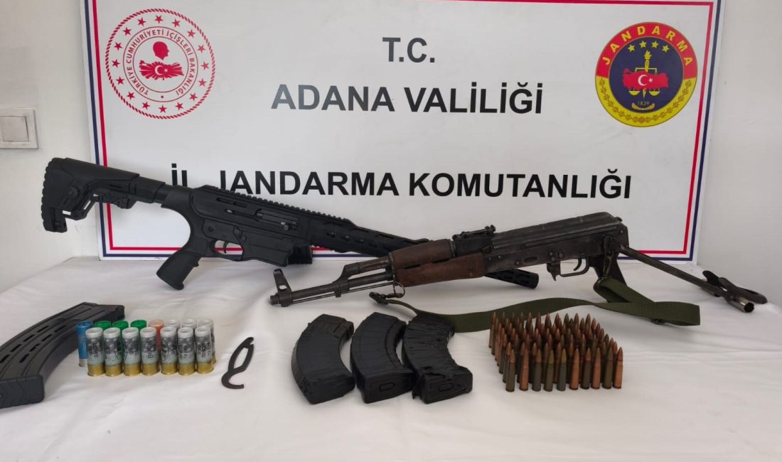 Adana'da jandarma takımlarınca ikametinde 2 ruhsatsız tüfek ele geçirilen kuşkulu,