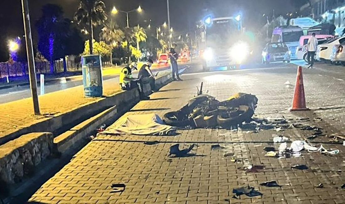 Antalya'nın Alanya ilçesinde iki motosikletin çarpışması sonucu iki kişi hayatını
