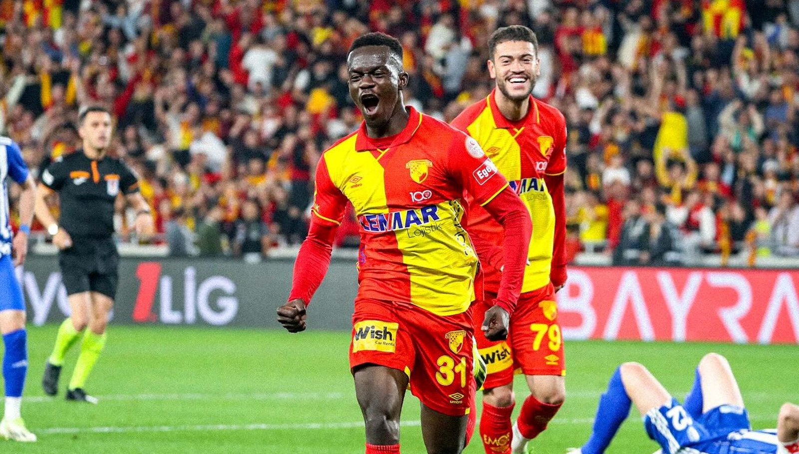 Göztepe'nin orta saha oyuncusu Dennis için Avrupa'dan Anderlecht pazarlık masasına