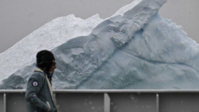 Antarktika'nın derinliklerinden gelen ve fizik kurallarıyla açıklanamayan radyo sinyalleri, bilim