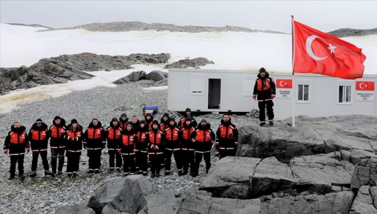 Sanayi ve Teknoloji Bakanı Mehmet Fatih Kacır, Antarktika'da Kalıcı Türk