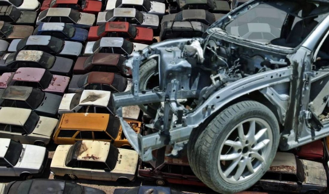 Birtakım şoförler, haciz yoluyla bağlanıp yediemin otoparkına götürülen araçlarının yakalanmadan