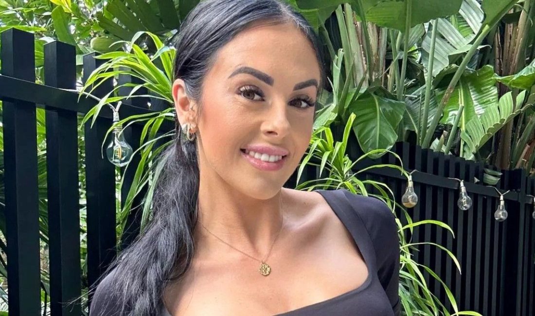 Avustralyalı model Alicia Davis, "kişisel bronzlaşma asistanı" ilanı açtı ve