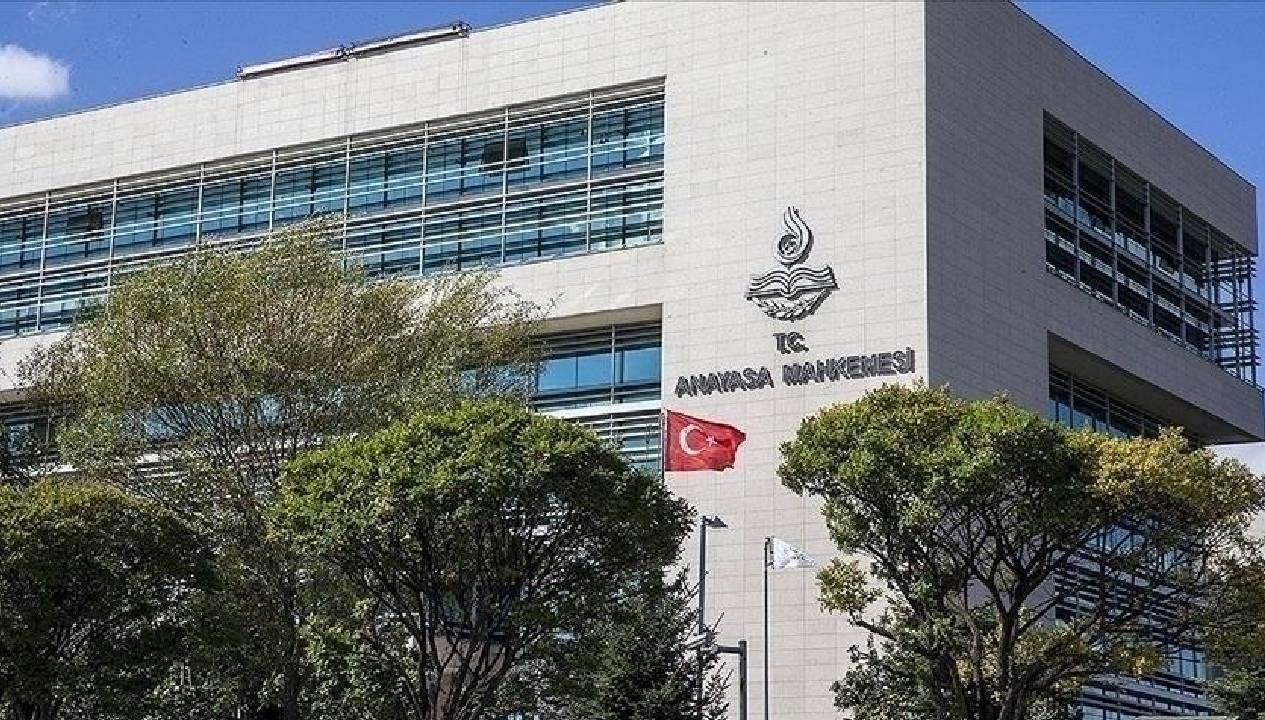 Anayasa Mahkemesi'nin siyasi partin mali kontrollerine ait kararları Resmi Gazete'de