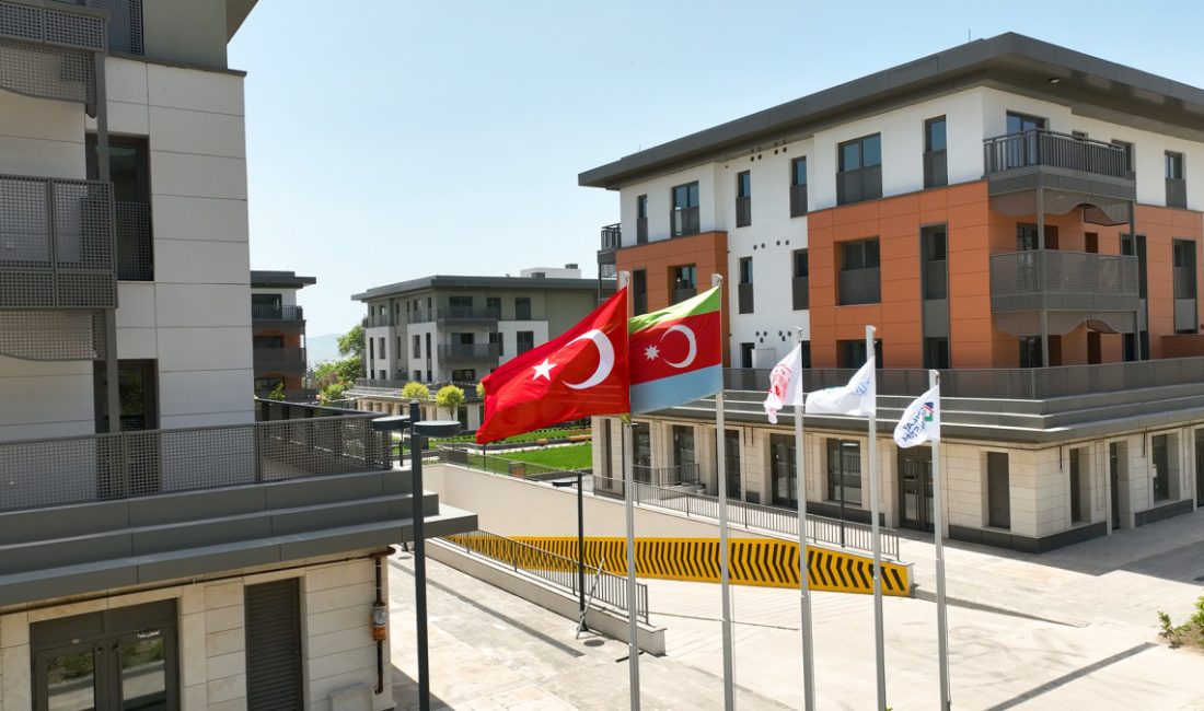 6 Şubat sarsıntılarının vurduğu Kahramanmaraş'ta Azerbaycan ve TOKİ iş birliği