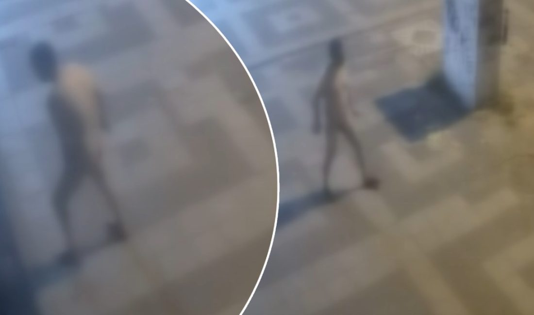 İstanbul Bakırköy'de bir kişi cadde üzerinde iş yeri ve bankaların
