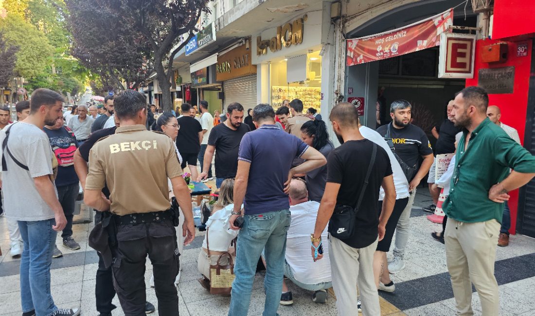 Bandırma ilçesinde 2 kişi ortasında yaşanan tartışma bıçaklı hengameye dönüştü.