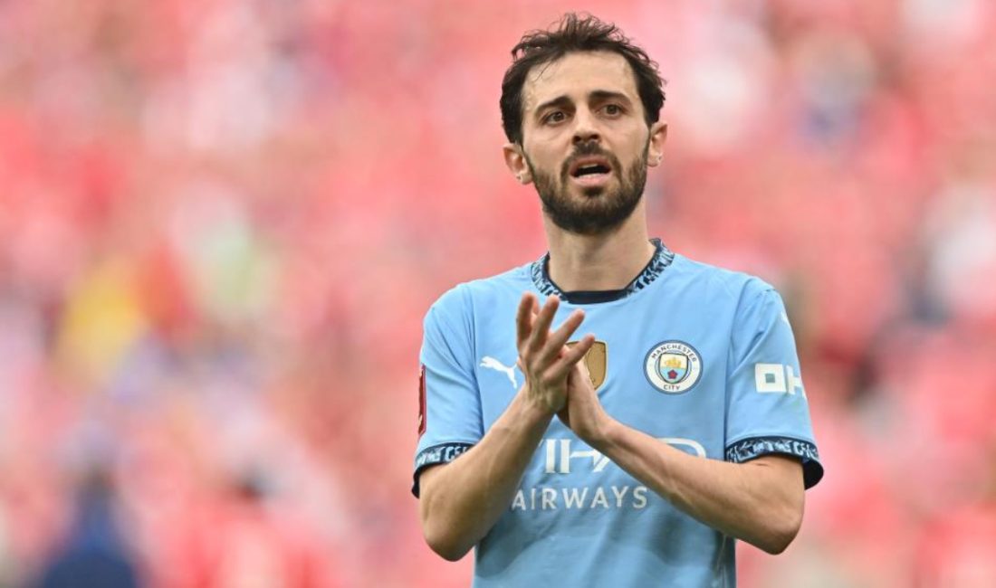 Manchester City'de forma giyen Portekizli futbolcusu Bernardo Silva, kontratının bitmesine