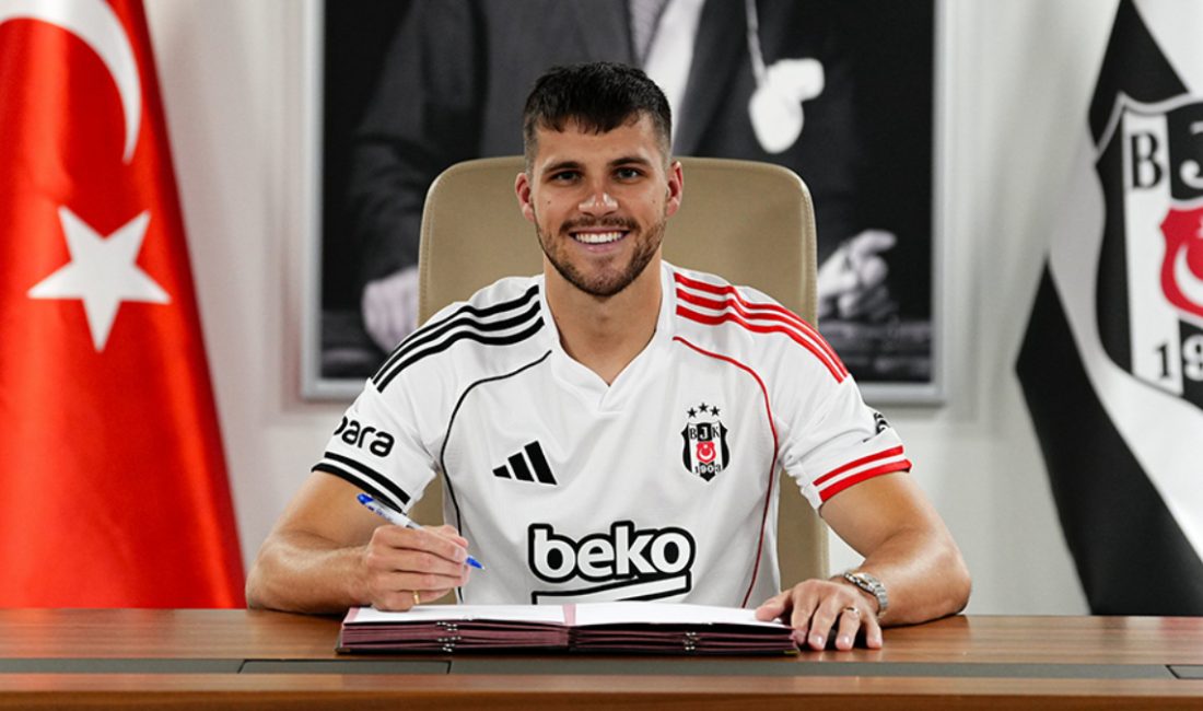 Beşiktaş, Benfica'dan David Jurasek'in satın alma opsiyonlu kiralık transferini resmi