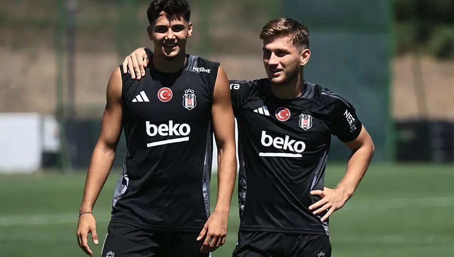 Beşiktaşlı futbolcu Mustafa Erhan Hekimoğlu, üniversite imtihanına girdi.
