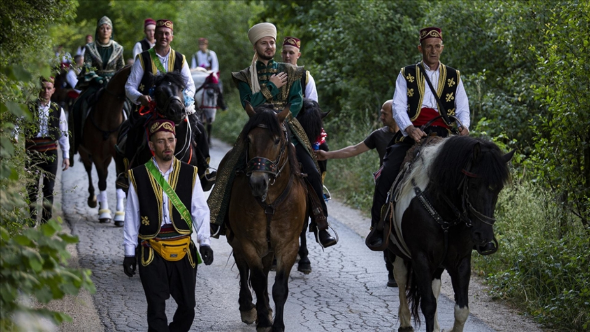 Bosna Hersek'te 515'inci Ayvaz Dede Şenlikleri'ne katılmak için dün atlılar
