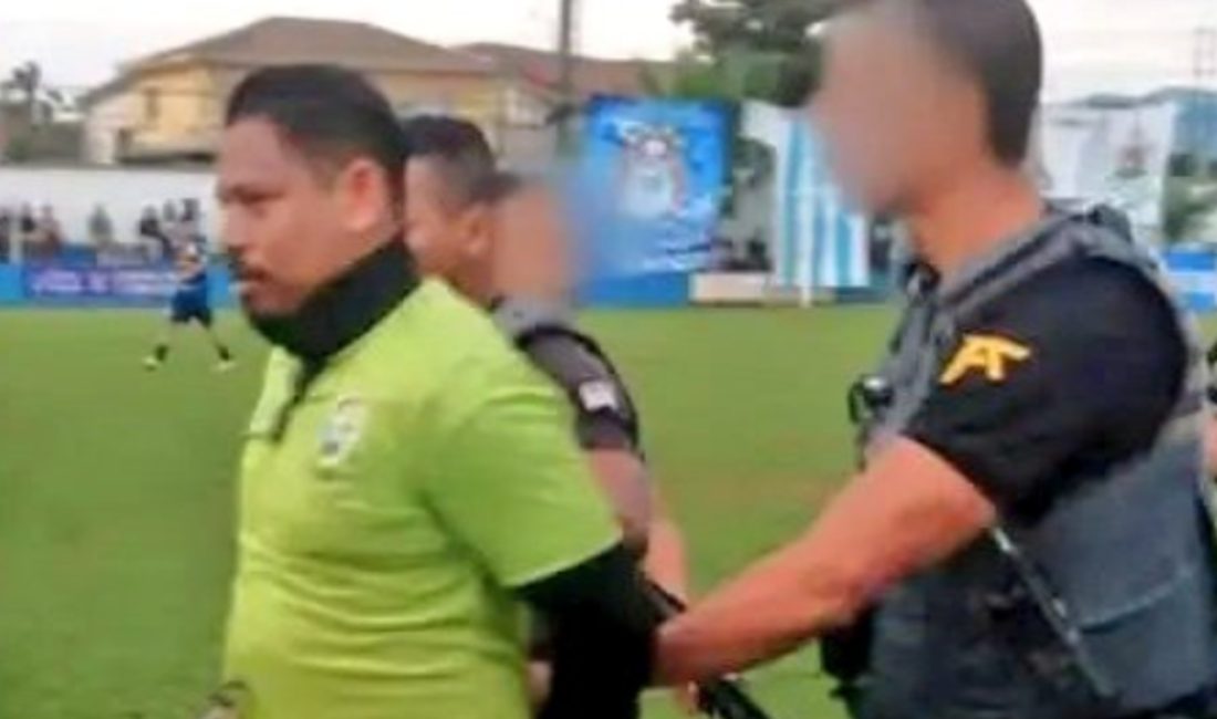Brezilya’da amatör ligde oynanan futbol müsabakasında vazife yapan 38 yaşındaki