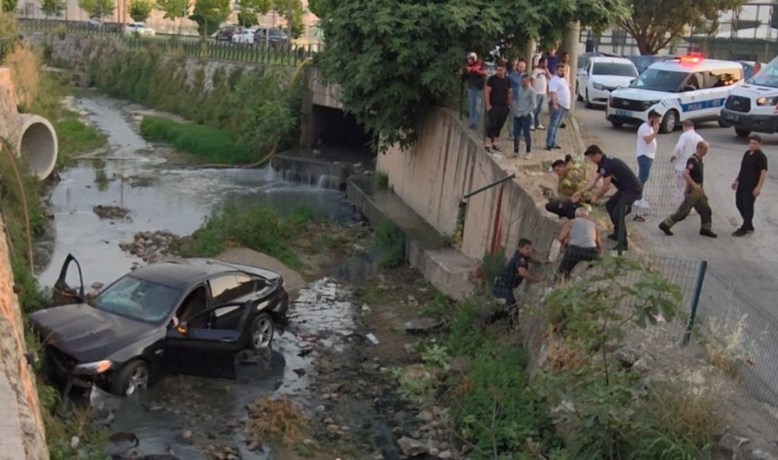 Bursüa'da denetimden çıkan araba yol kenarında bisikletiyle bekleyen 13 yaşındaki