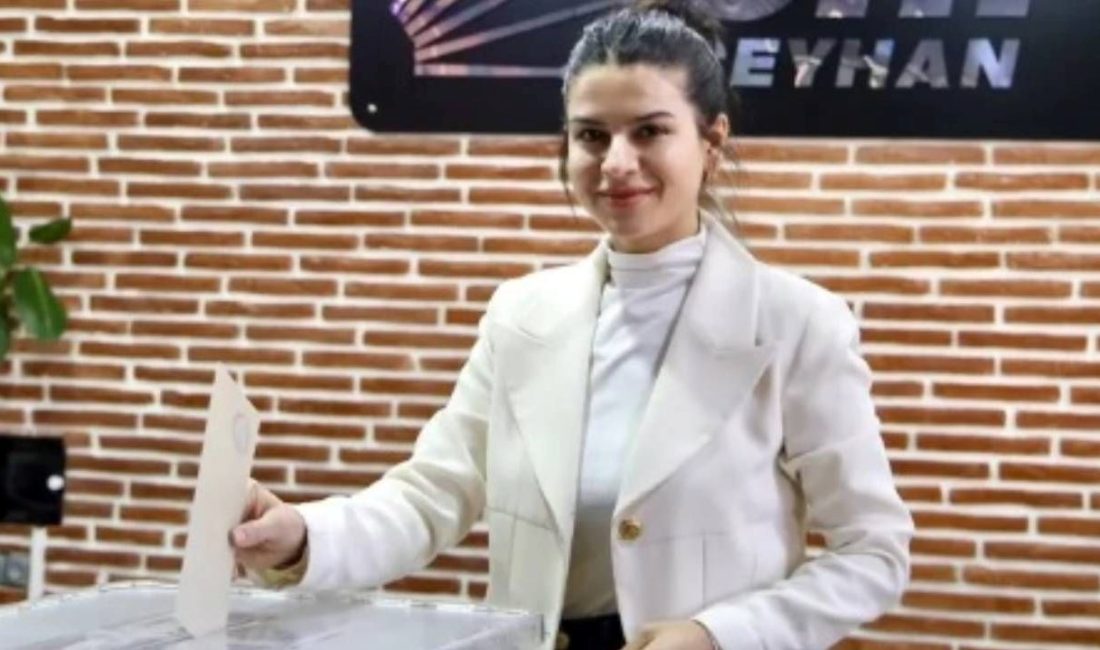 Adana'nın Ceyhan Belediye Başkanı Kadir Aydar'ın görevden uzaklaştırılmasının akabinde belediye