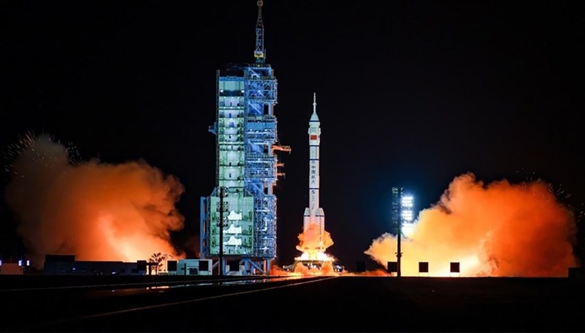 Çin, yeni irtibat uydusu "ChinaSat-9C"yi uzaya gönderdi.