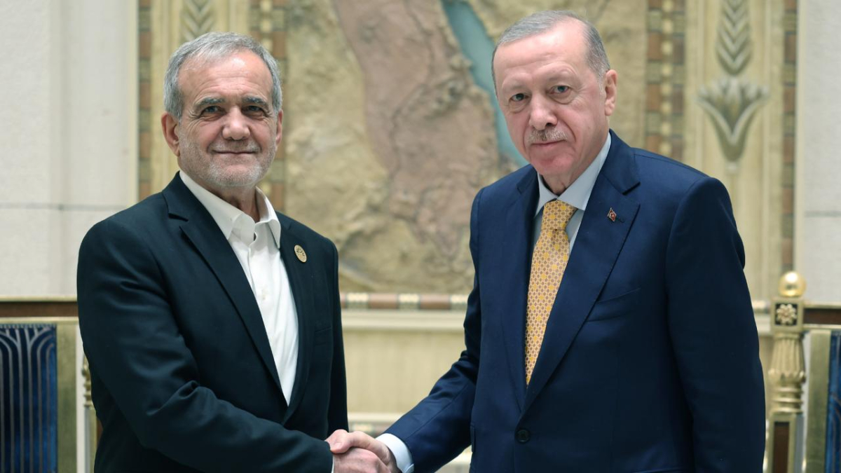 Cumhurbaşkanı Recep Tayyip Erdoğan, İran Cumhurbaşkanı Mesud Pezeşkiyan ile bir