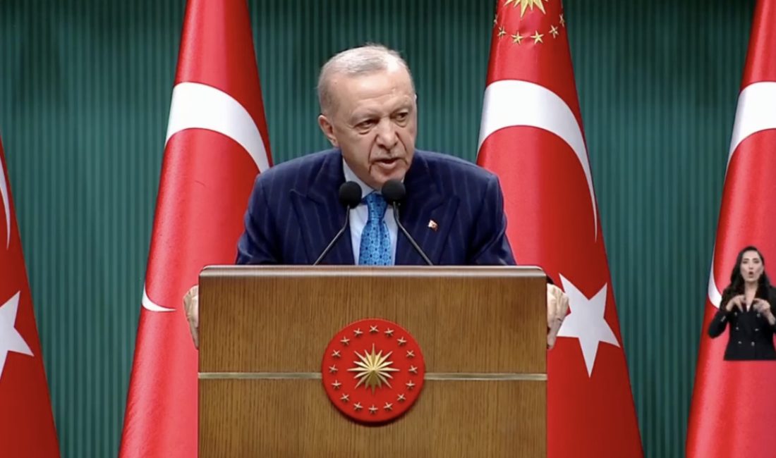Cumhurbaşkanı Recep Tayyip Erdoğan başkanlığında bir ortaya gelen Kabine Toplantısı