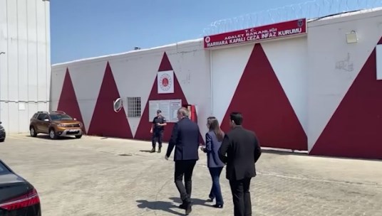 DEM Parti heyeti, Silivri’deki Marmara Cezaevi’nde tutuklu bulunan İBB Başkanı