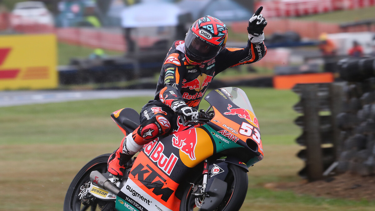 Dünya Moto2 Şampiyonası'nın Hollanda ayağında ulusal motosikletçi Deniz Öncü, tepe
