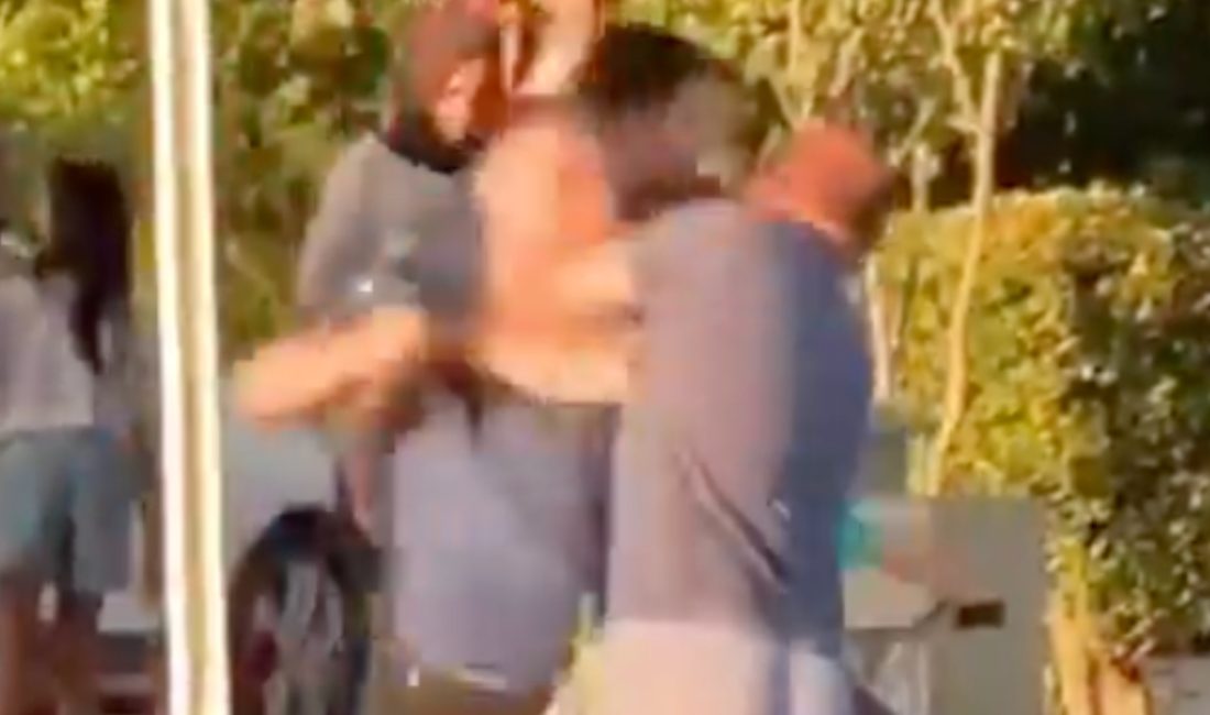Denizli'de hasarlı trafik kazası sonrası polisle vatandaş ortasında yumruk yumruğa