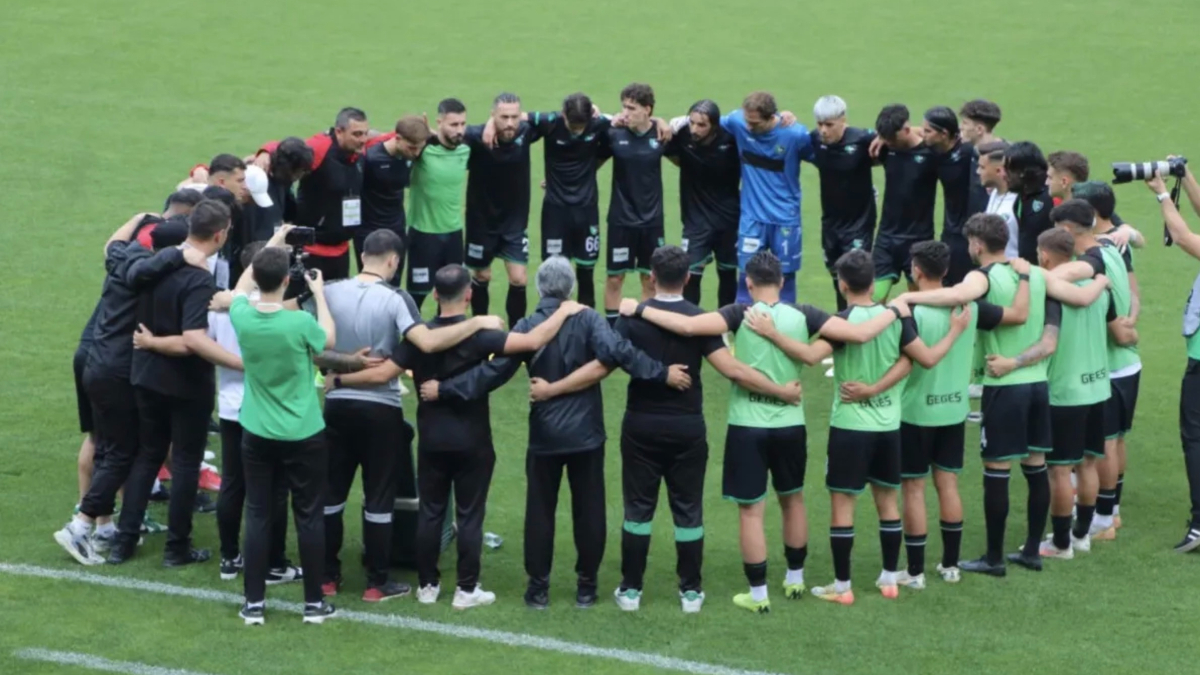 59 yıllık tarihinde birinci defa amatör lige düşen Denizlispor’da, yabancı