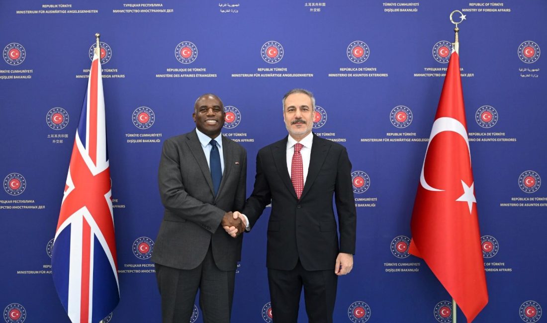 İngiltere Dışişleri Bakanı Lammy ve mevkidaşı Hakan Fidan, Ankara'da bir