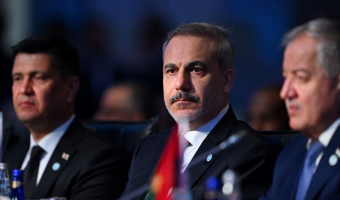 Dışişleri Bakanı Hakan Fidan, İslam İşbirliği Teşkilatı toplantısında konuşma yapıyor.