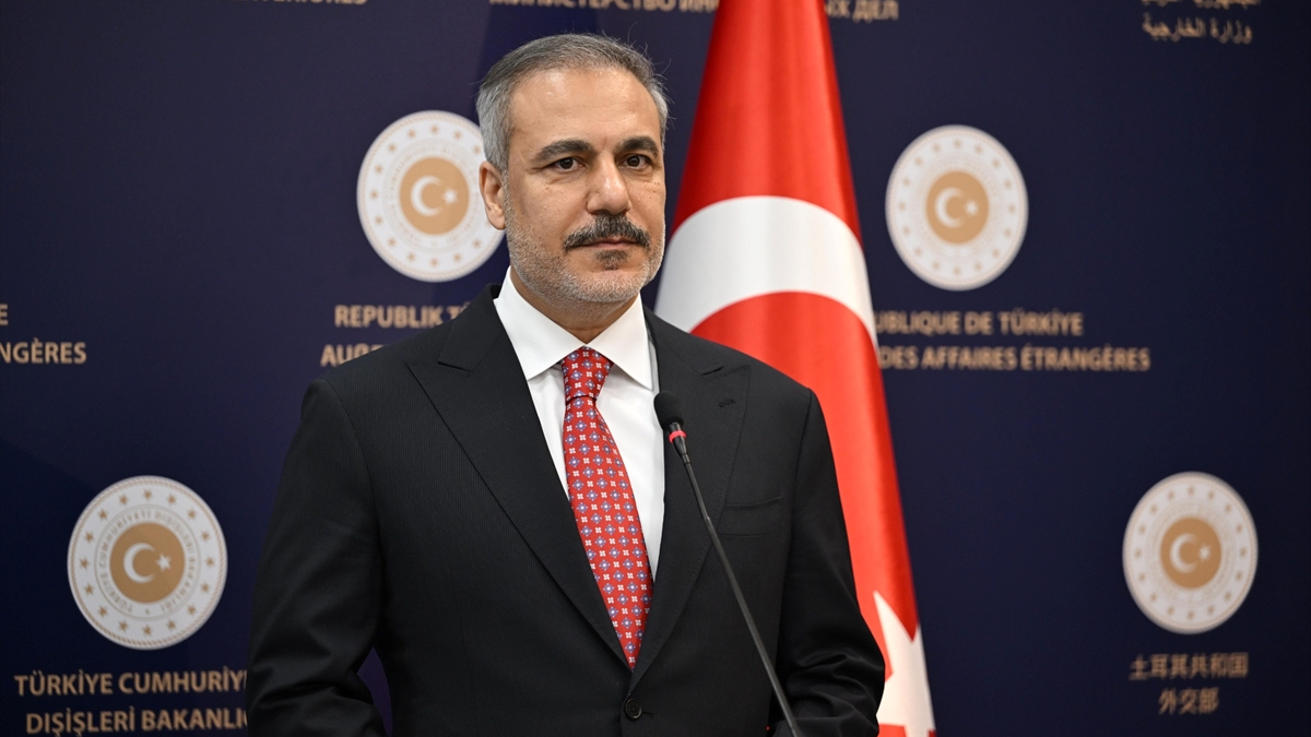 Birleşik Krallık Dışişleri Bakanı David Lammy ile bir araya gelen