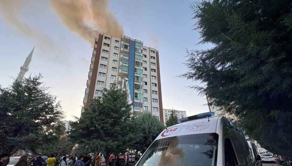 Diyarbakır'da 13 katlı apartmanda çıkan, anne ve 3 çocuğunun hayatını