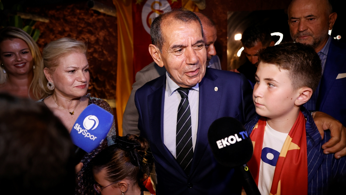 Galatasaray Başkanı Dursun Özbek, Victor Osimhen ile ilgili soruya, "Çalışmalar
