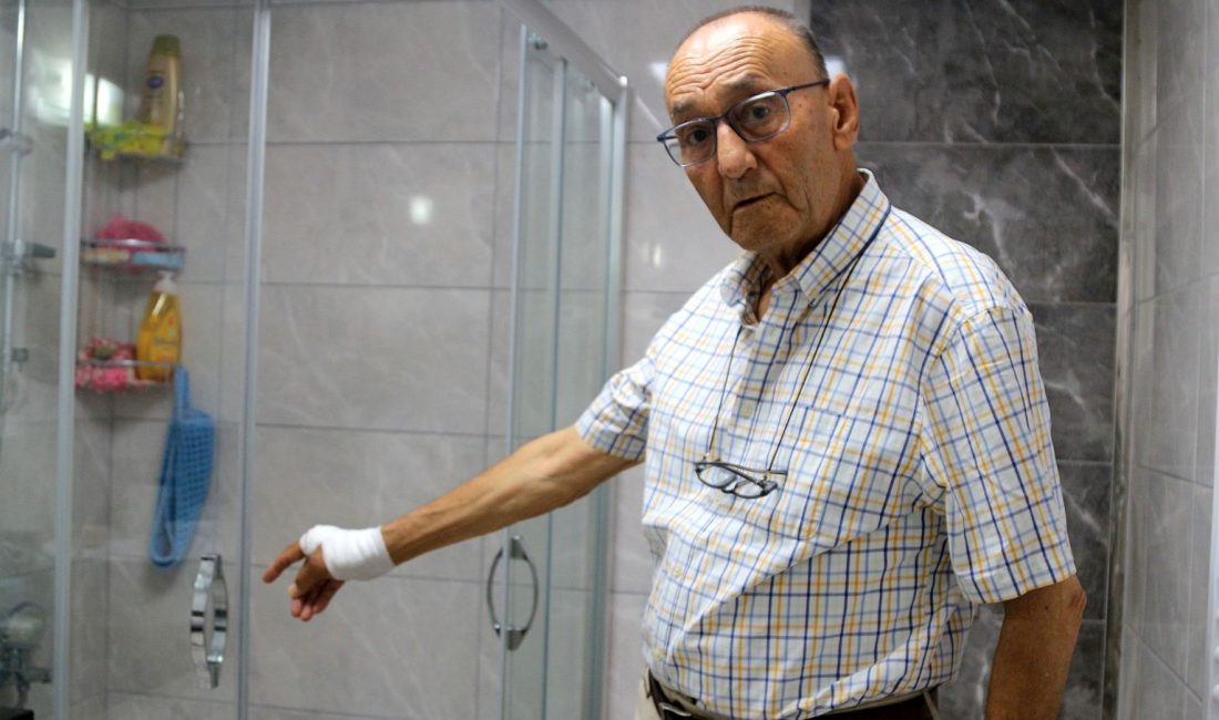 Antalya'da emekli bir akademisyen, duş aldığı sırada duşakabin camının patlaması