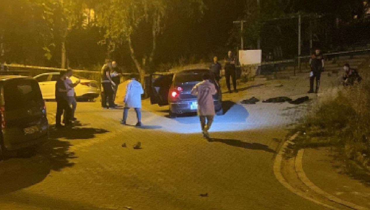 Esenyurt'ta yabancı plakalı araçla gelen şüpheliler, uzun namlulu silahlarla bir