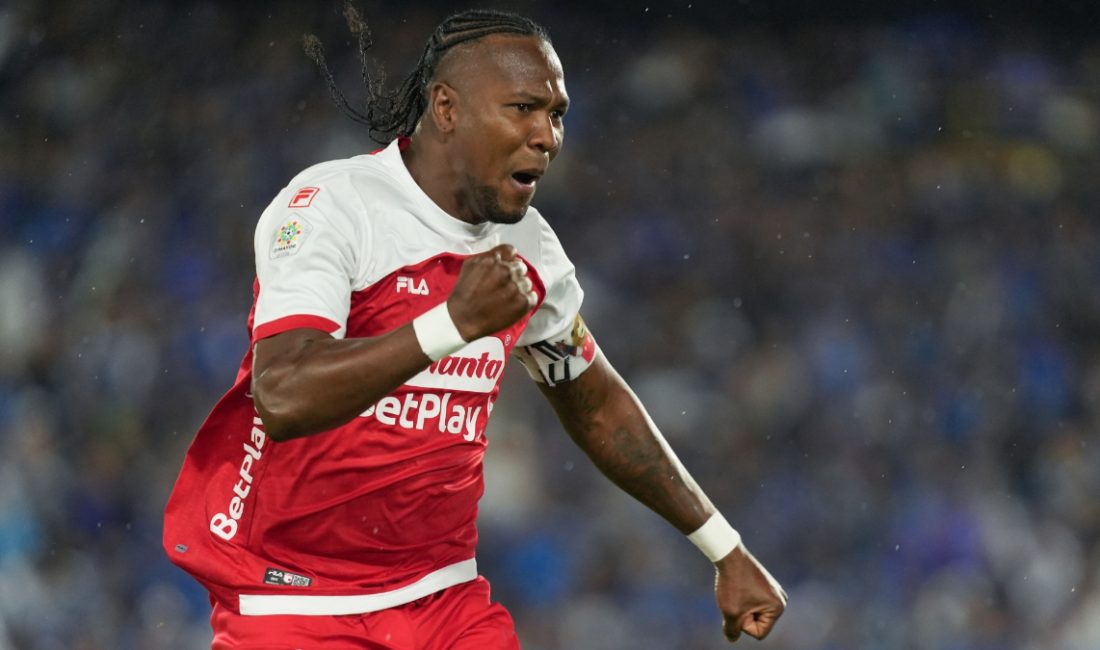 Kolombiya Ligi finalinde Hugo Rodallega, sakatlandığı dakikanın çabucak akabinde attığı