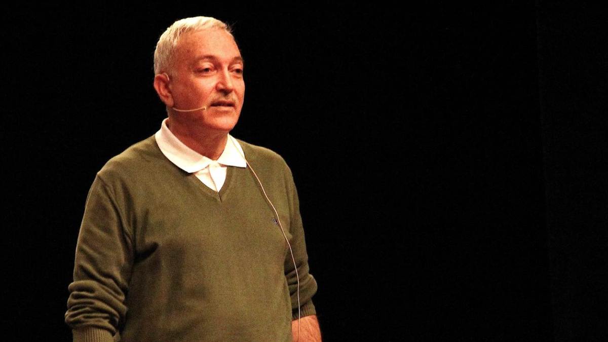 Hüseyin Goncagül'ün ani vefatı sevenlerini yasa boğdu. Cenazesi, sevenleriyle birlikte