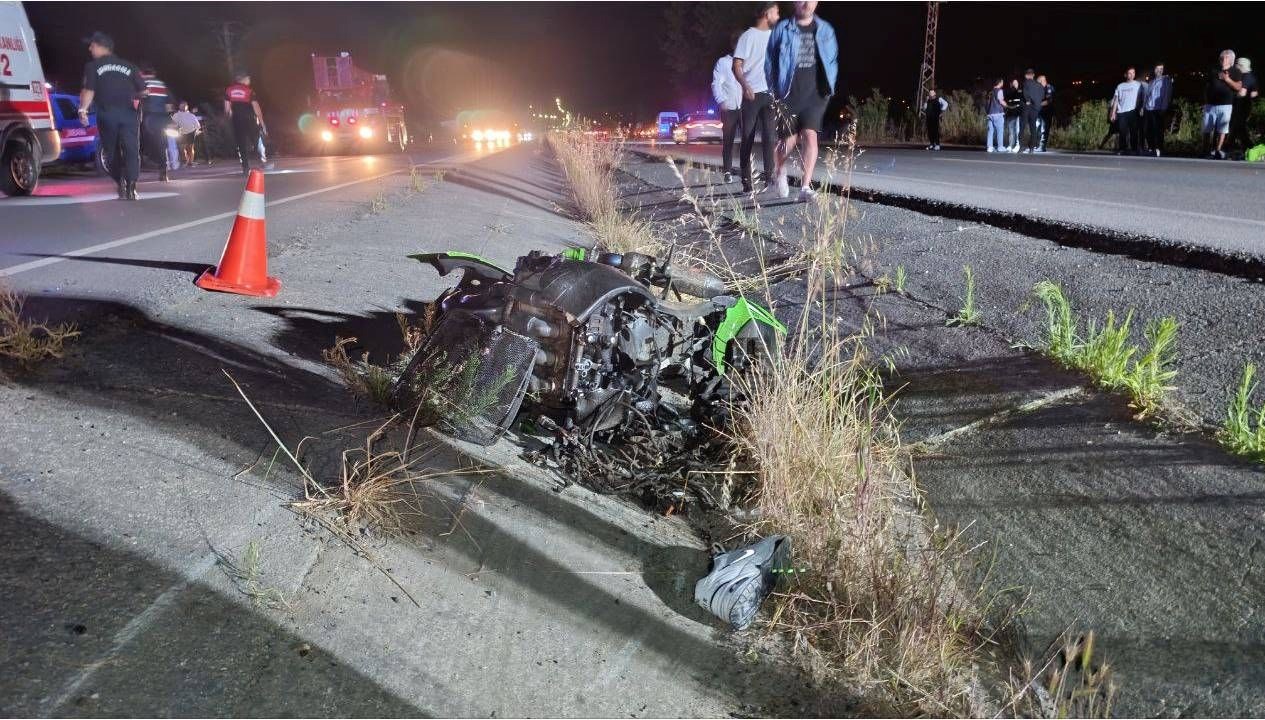 Sakarya'da, farları ve stop lambalarının yanmadığı öne sürülen araba, gece