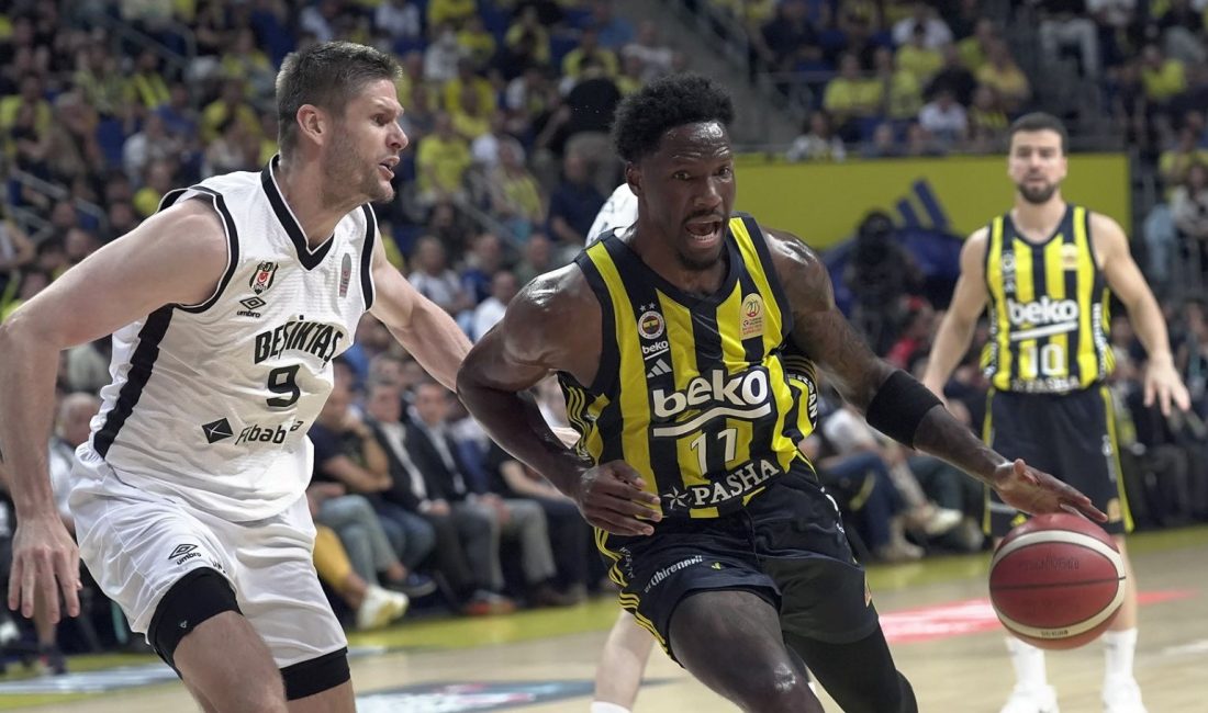 Basketbolda Beşiktaş Fibabanka, final serisinin üçüncü maçında Fenerbahçe Beko'yu ağırlayacak.