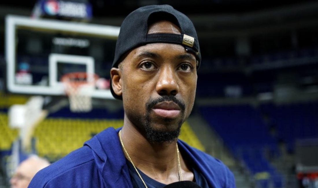 Fenerbahçe, ABD'li basketbolcu Errick McCollum'a katkılarından ötürü teşekkür ederek, mesleğinde