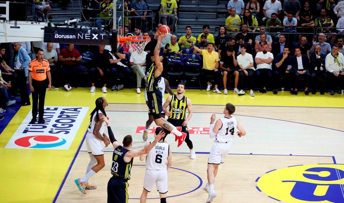 Türkiye Sigorta Basketbol Süper Ligi play-off final serisi birinci maçında