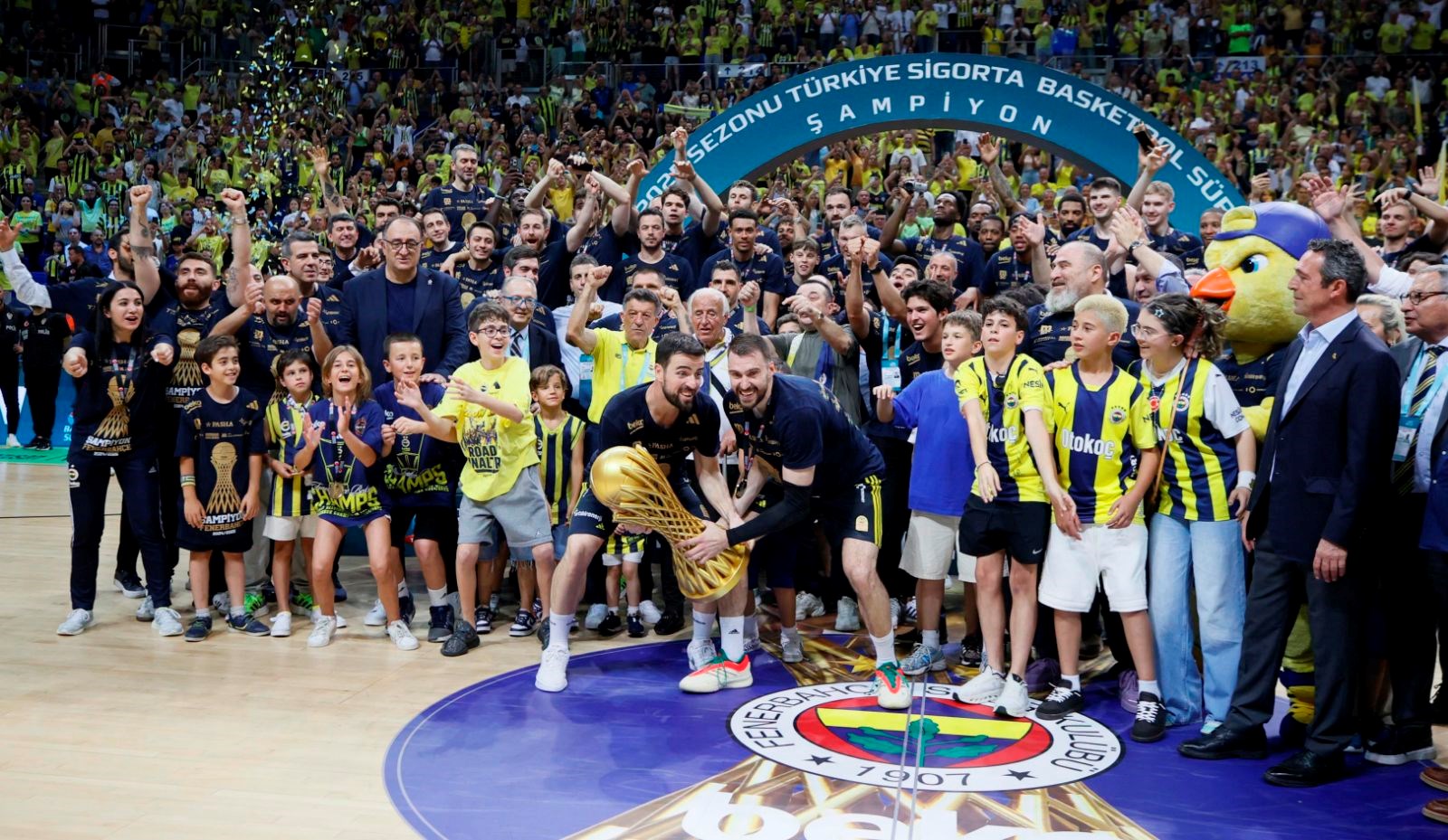 Basketbolda şampiyon olan Fenerbahçe Beko'nun oyuncusu Errick McCollum için çarpıcı