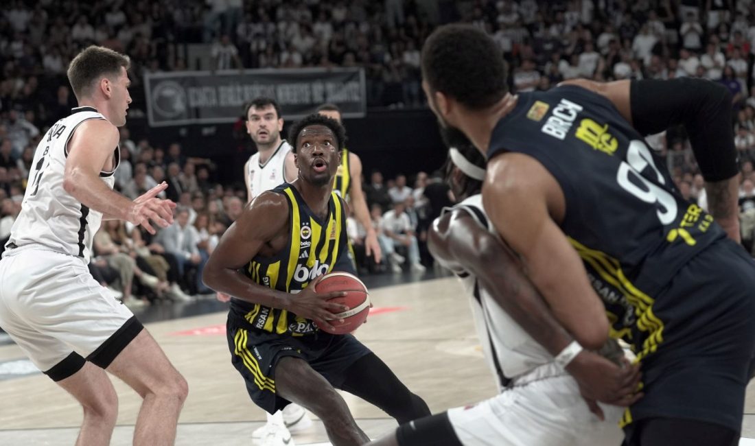 Türkiye Sigorta Basketbol Süper Ligi final serisi 4. maçında Fenerbahçe