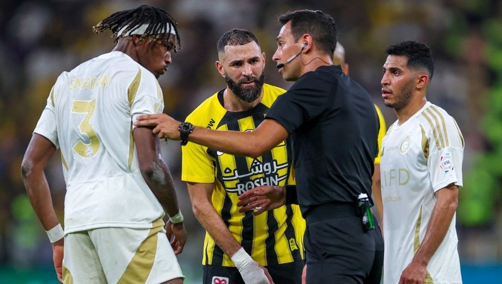 Şampiyonluk yarışında sık sık karşı karşıya gelen Galatasaray ve Fenerbahçe,