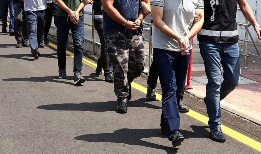 İstanbul Cumhuriyet Başsavcılığınca FETÖ'ye yönelik yürütülen soruşturmada gözaltına alınan, ortalarında