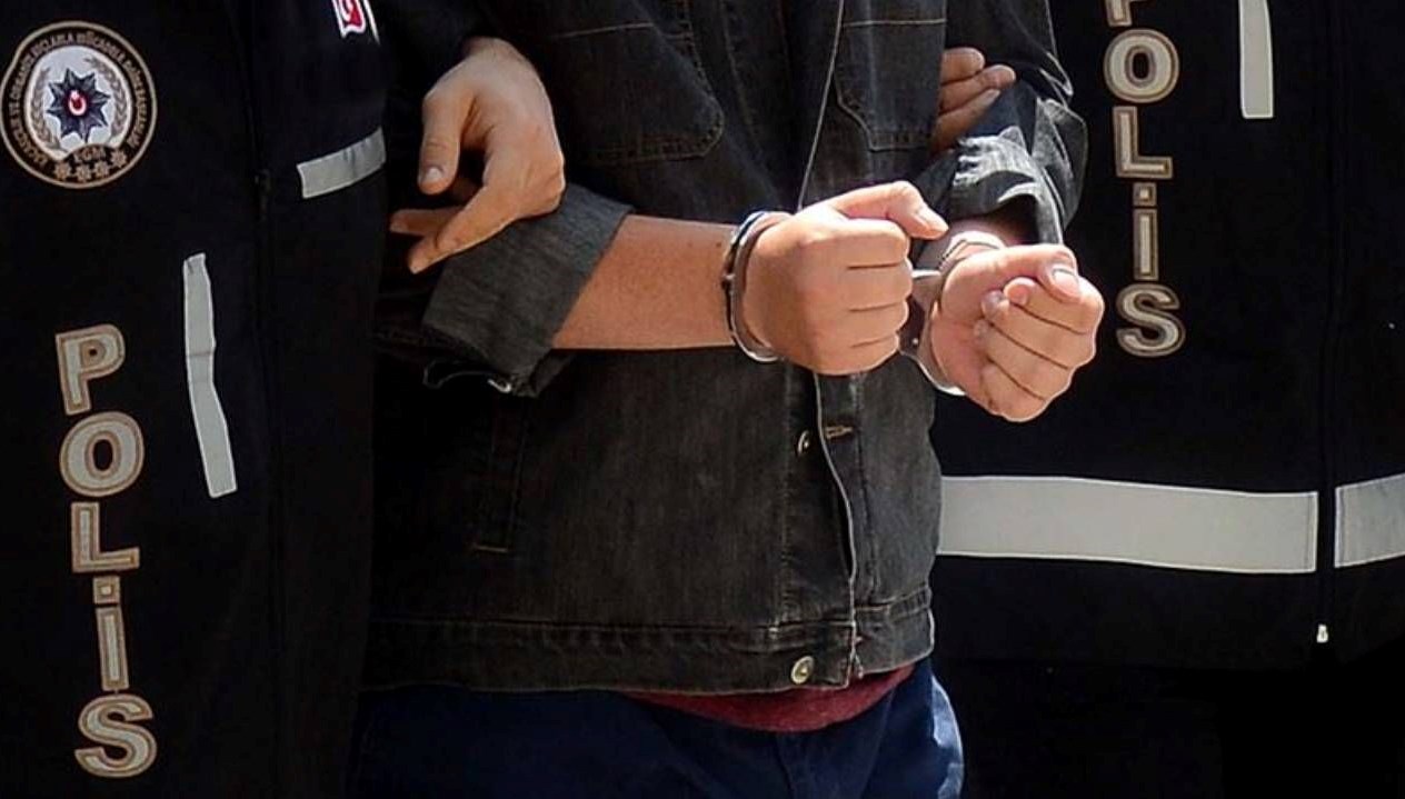 Fetullahçı Terör Örgütü'nün (FETÖ) öğrenci yapılanmasına yönelik operasyonda gözaltına alınan