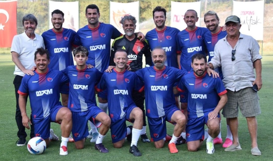 Ünlü sanatçı Yılmaz Erdoğan'ın futbol alanının açılışına spor ve sanat