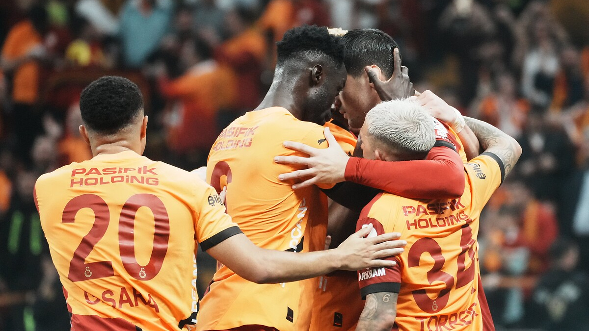 Galatasaray'da transfer çalışmaları sürerken, öteki yandan gidecek oyuncular da netleşiyor.