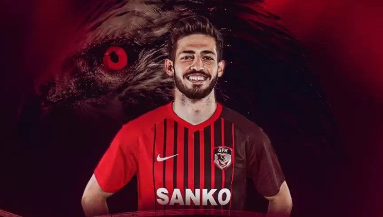 Gaziantep FK, savunma oyuncusu Arda Kızıldağ'ın kontratının yenilendiğini açıkladı.