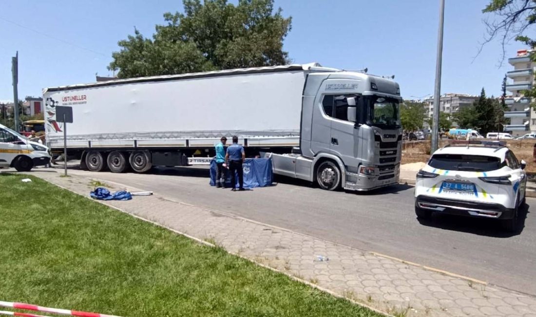 Gaziantep'te TIR’ın çarptığı motosikletin şoförü Mehmet Payo ile ardındaki Halil