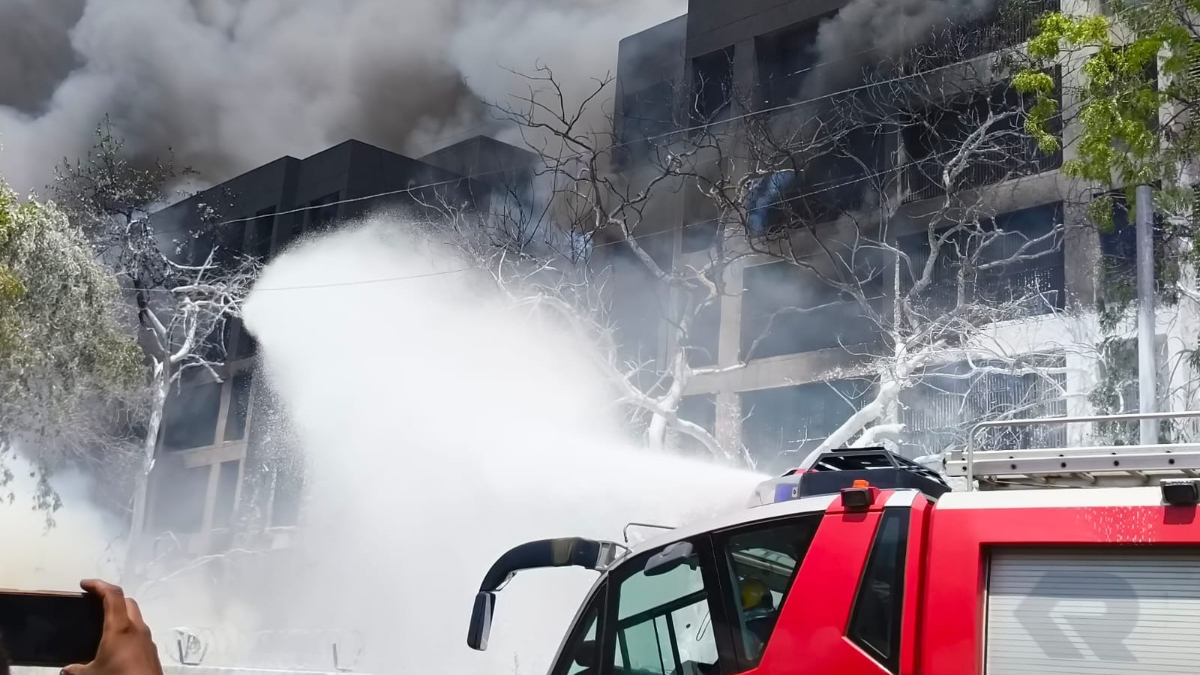 Gucerat eyaletinde 244 kişinin bulunduğu bir yolcu uçağı Ahmedabad kentinde